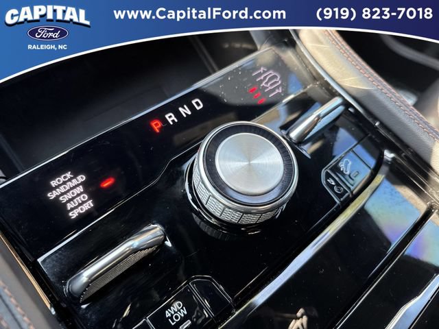 Used 2023 Jeep Grand Cherokee Summit AWD/4WD image 31