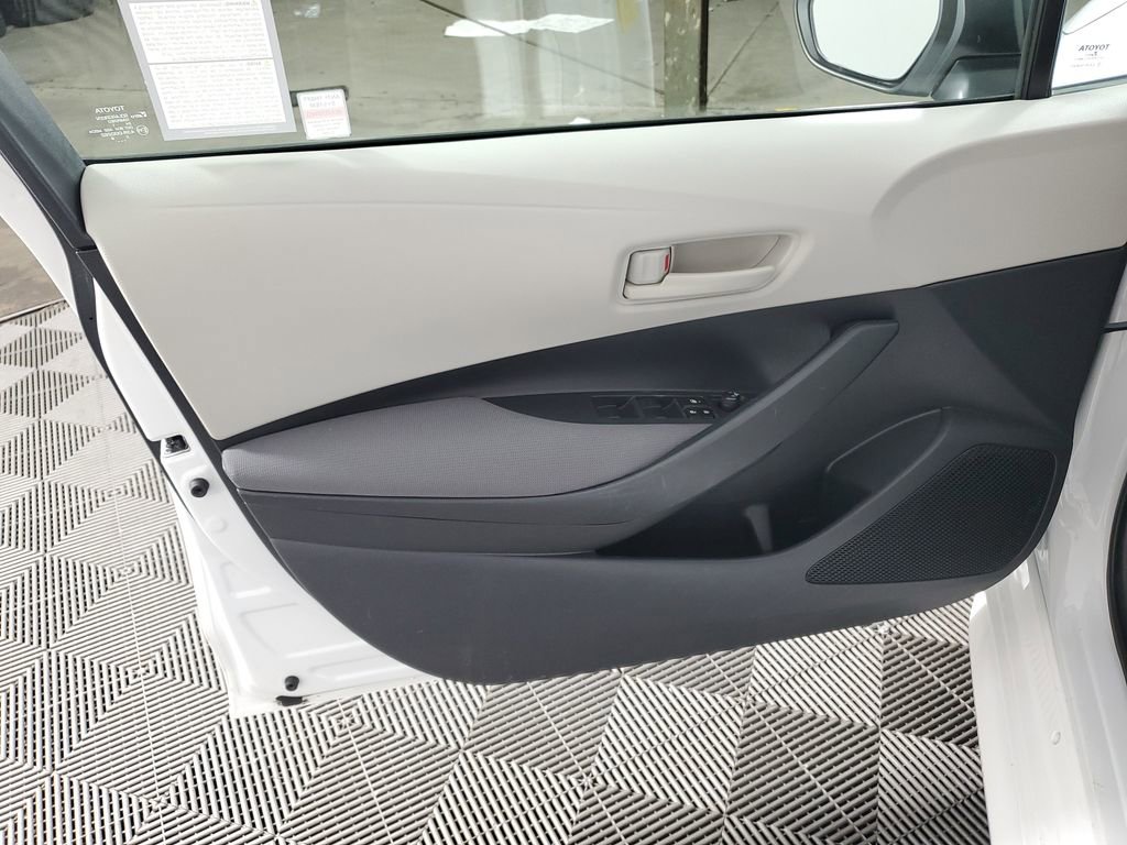 Used 2022 Toyota Corolla LE image 26