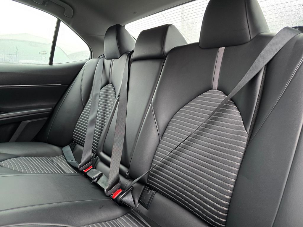 Used 2024 Toyota Camry SE image 19