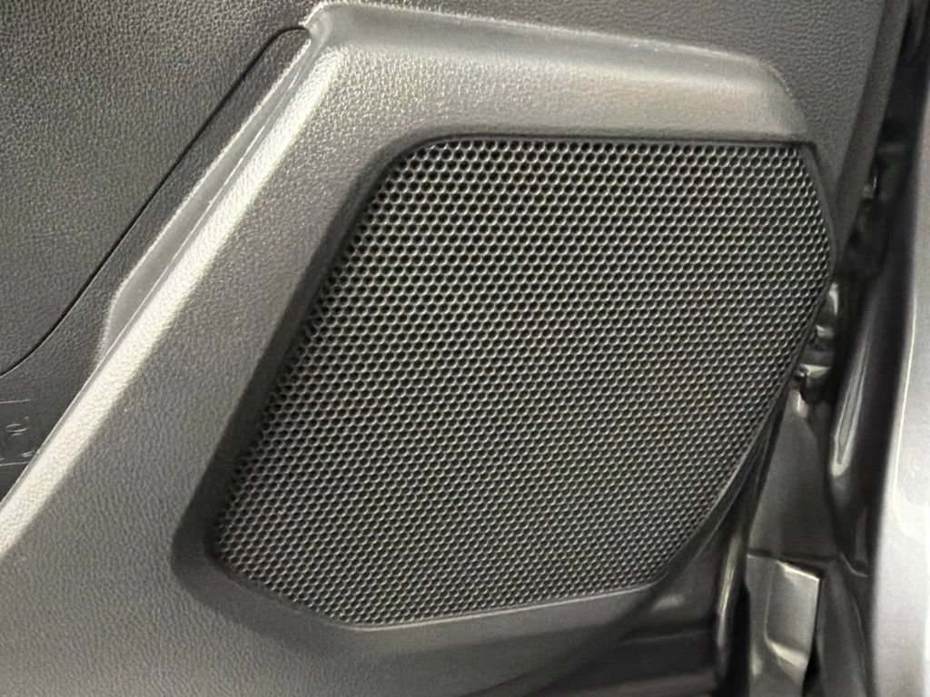 Used 2022 Toyota Highlander XLE FWD image 22