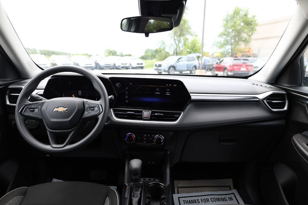Used 2026 Chevrolet TrailBlazer LS w/ LS Convenience Package AWD/4WD image 14