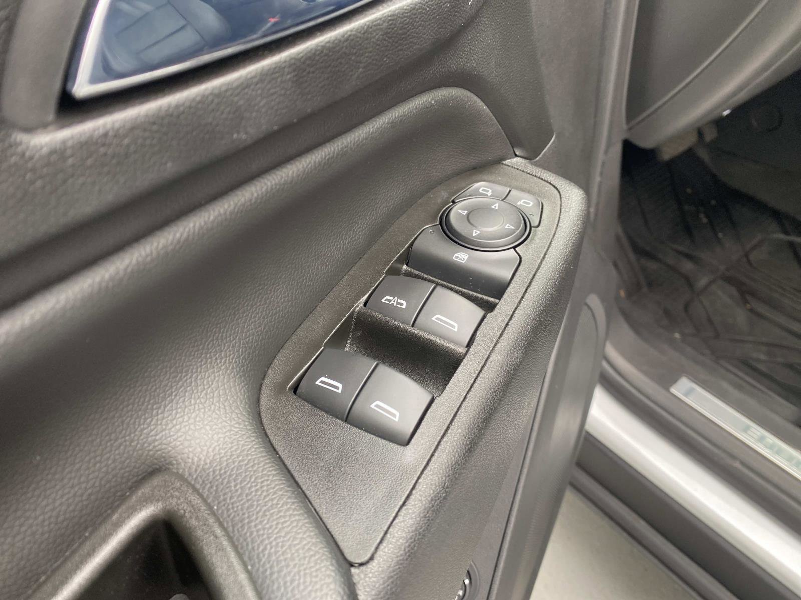 Used 2020 Chevrolet Equinox Premier image 17