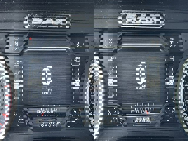 Used 2024 RAM 2500 Laramie w/ Towing Technology Group image 16