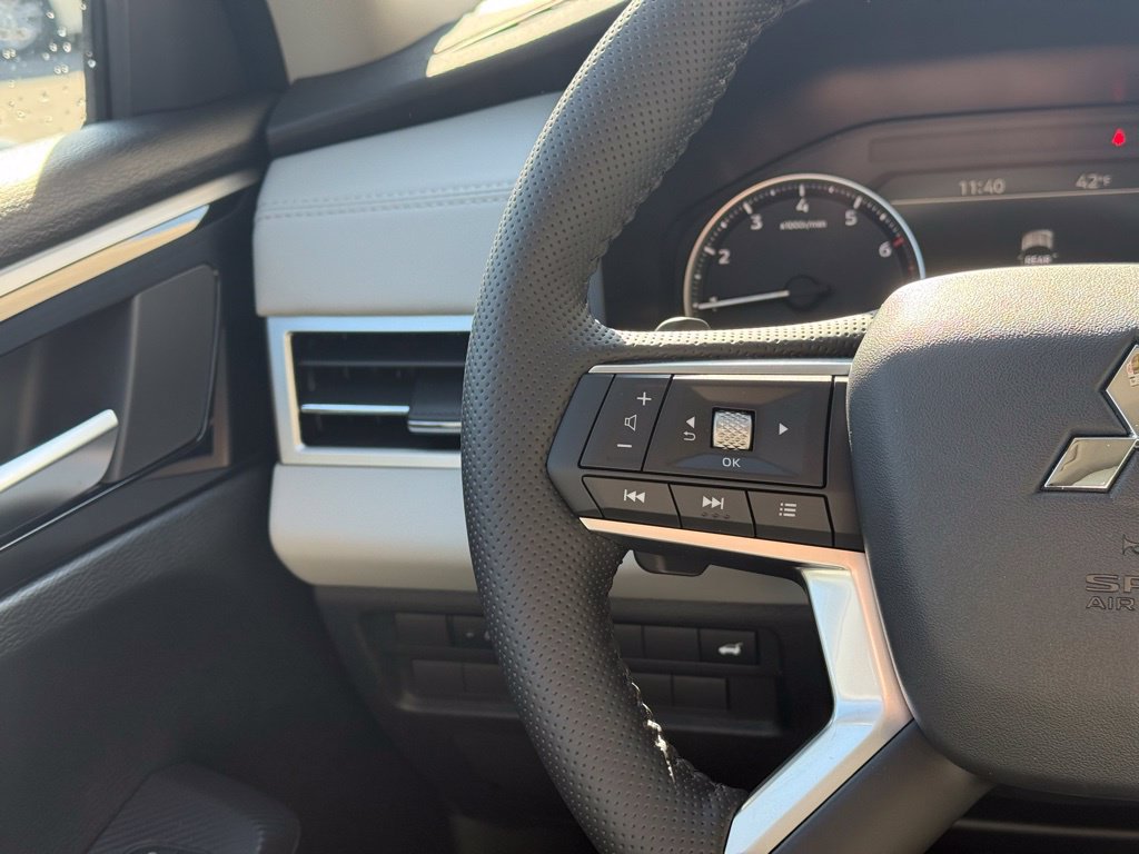 New 2026 Mitsubishi Outlander SE AWD/4WD image 10