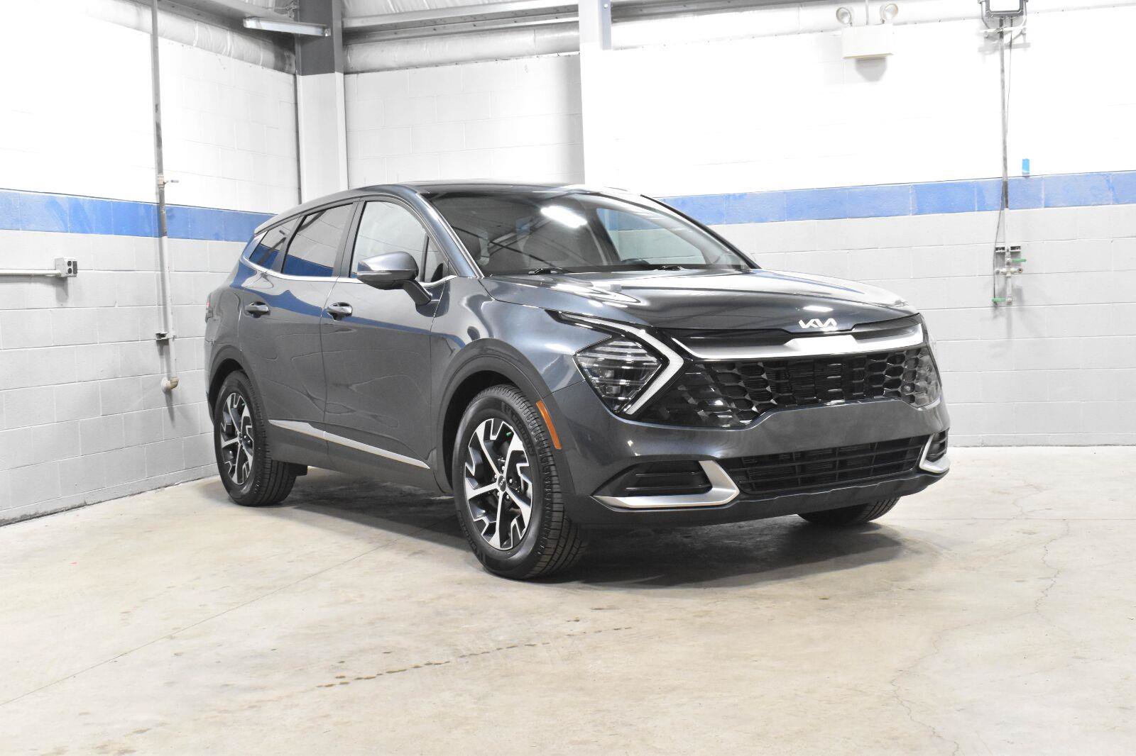 Used 2024 Kia Sportage EX FWD image 31