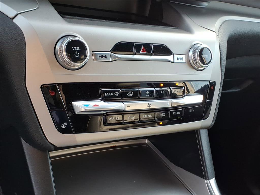 Used 2022 Ford Explorer XLT w/ Equipment Group 202A image 14