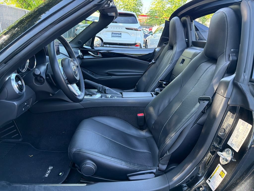 Certified 2025 MAZDA MX-5 Miata RF Grand Touring RWD image 11