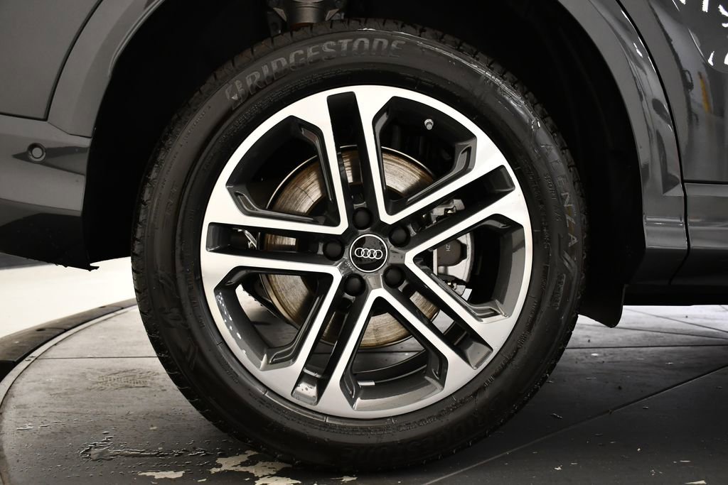 Used 2025 Audi Q5 Premium w/ Convenience Package image 15