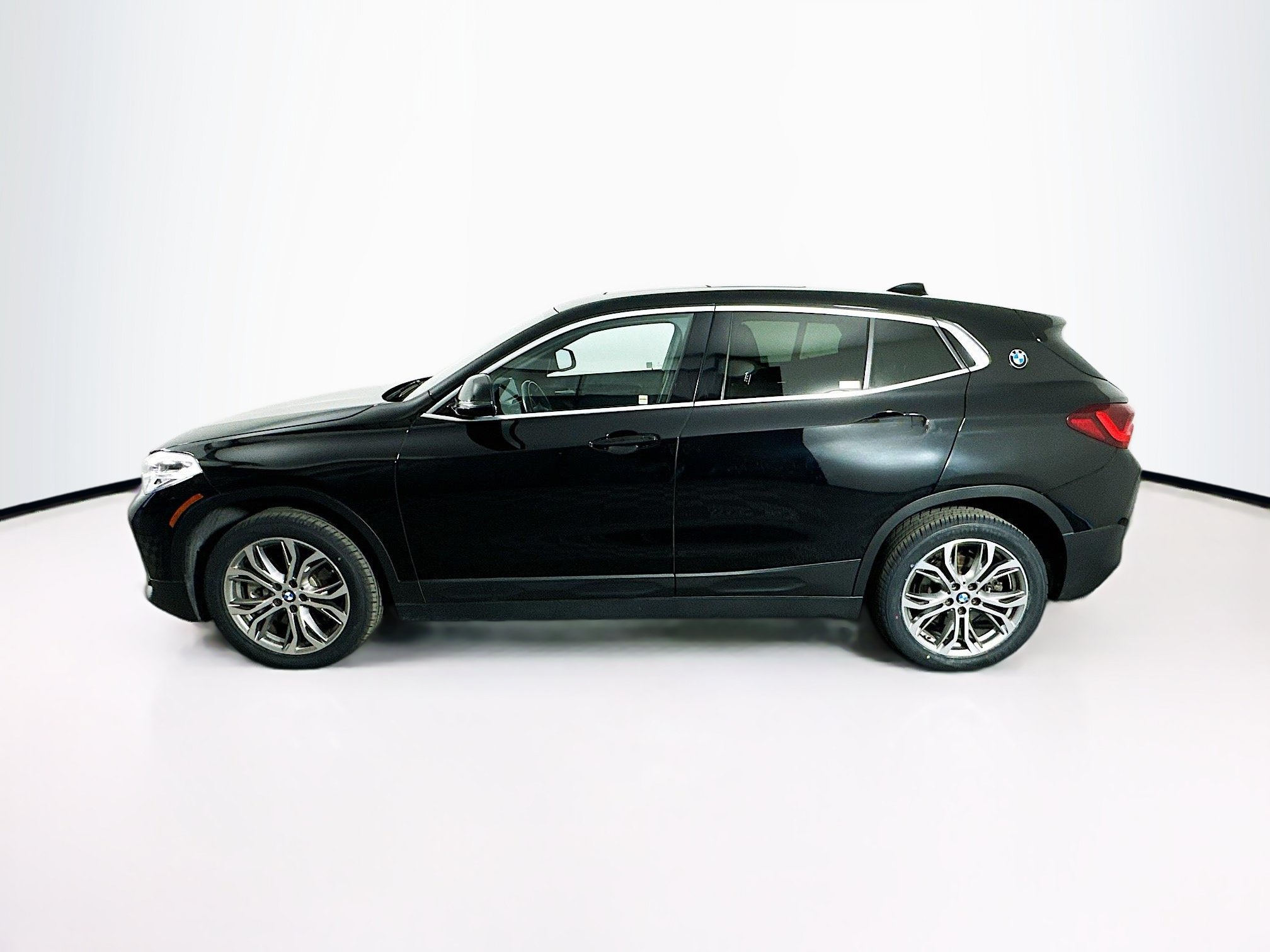 Used 2022 BMW X2 sDrive28i w/ Convenience Package FWD image 4