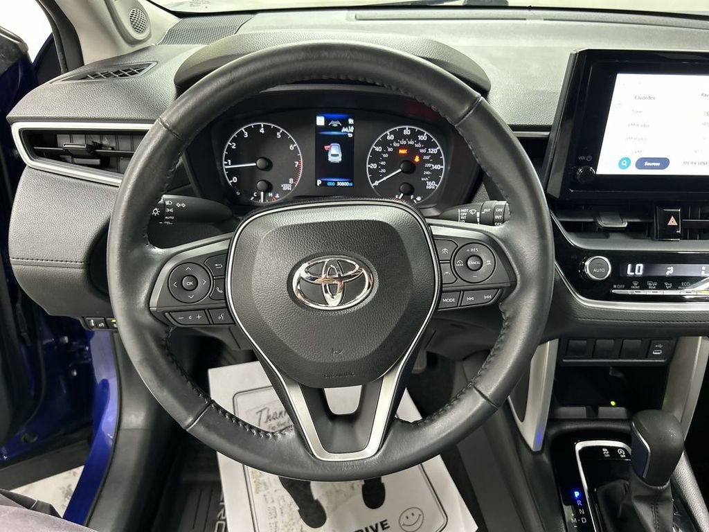 Used 2024 Toyota Corolla Cross LE w/ Moonroof Package AWD/4WD image 4