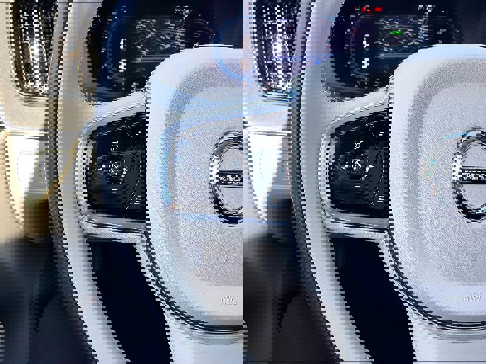 Used 2023 Volvo XC60 T8 Plus w/ Climate Package image 21