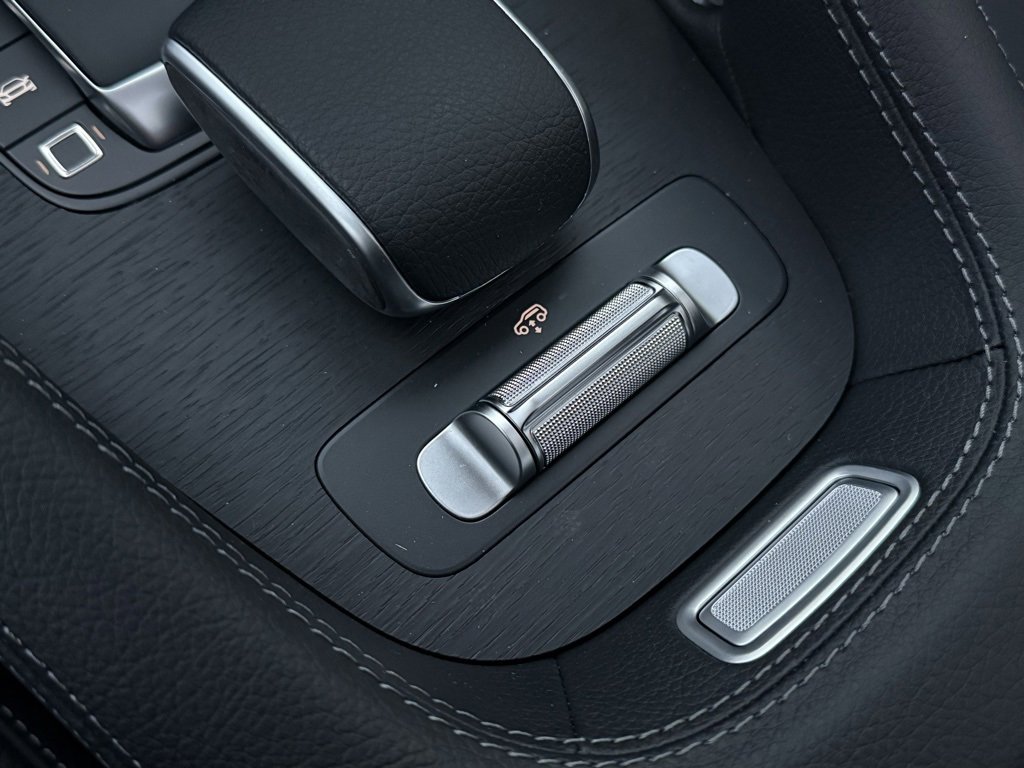 Used 2026 Mercedes-Benz GLS 450 4MATIC image 32