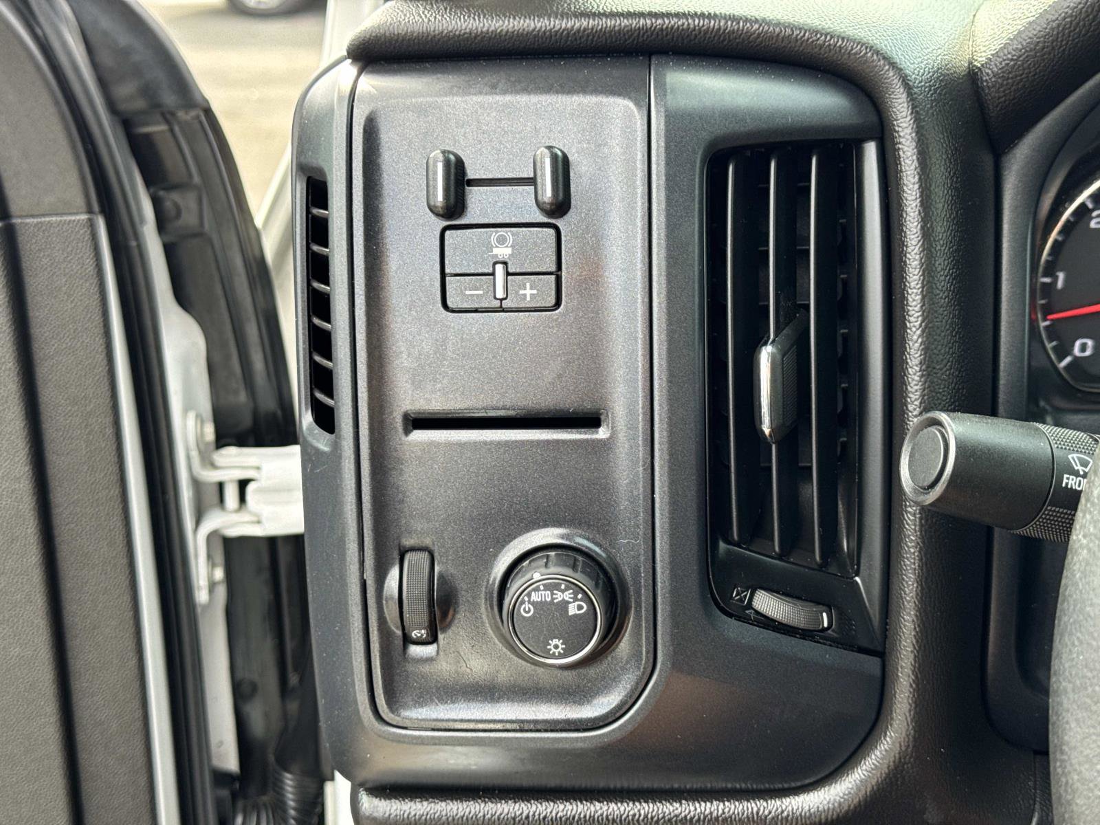 Used 2018 Chevrolet Silverado 2500 W/T w/ WT Convenience Package image 17