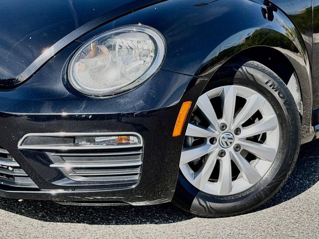 Used 2018 Volkswagen Beetle 2.0T S FWD image 4