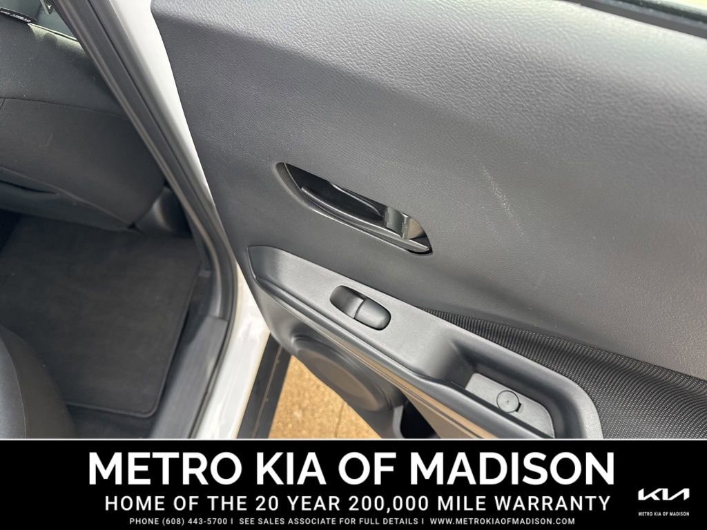 Used 2023 Nissan Kicks S image 31