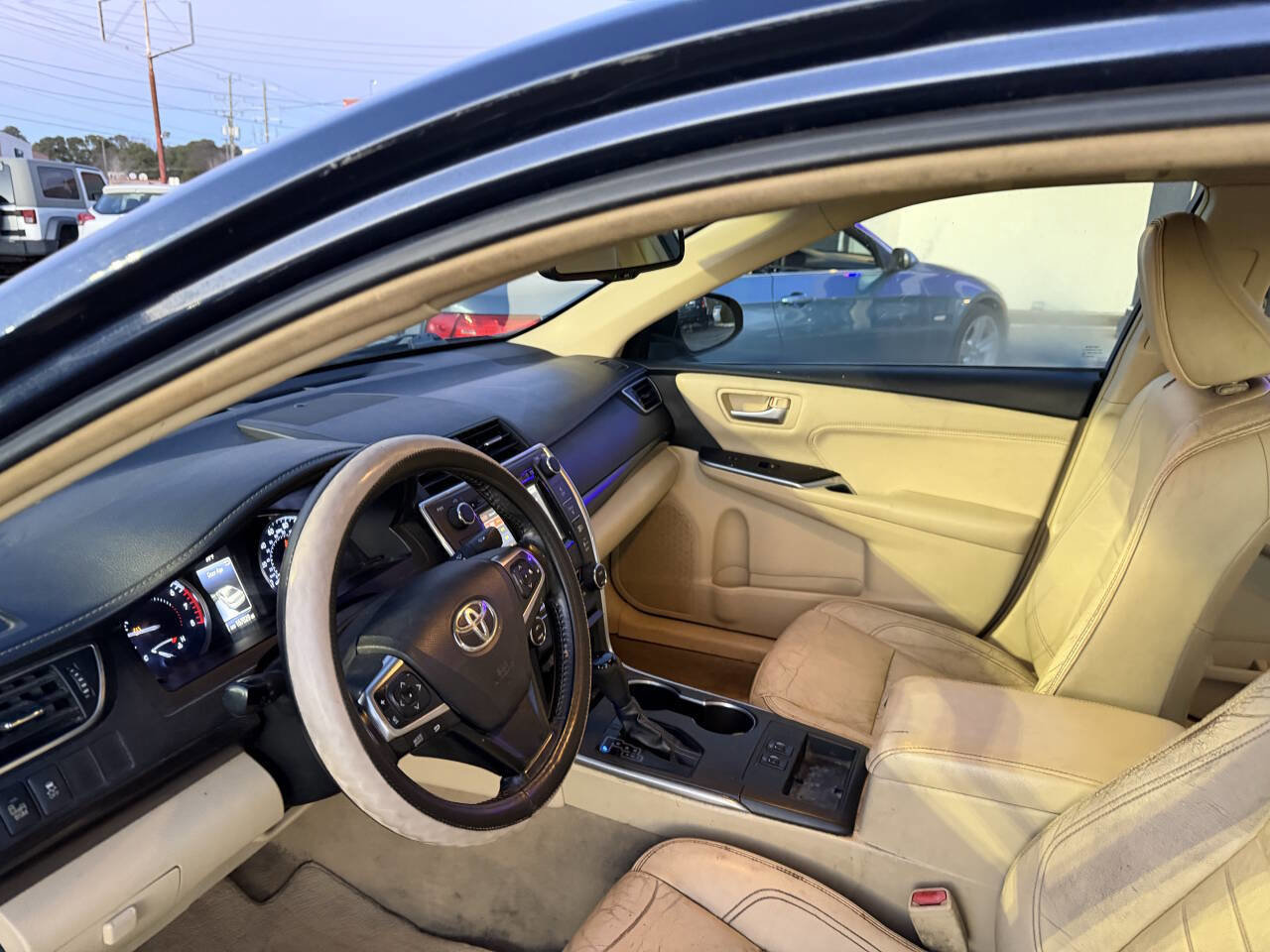 Used 2016 Toyota Camry XLE w/ Moonroof Package image 6