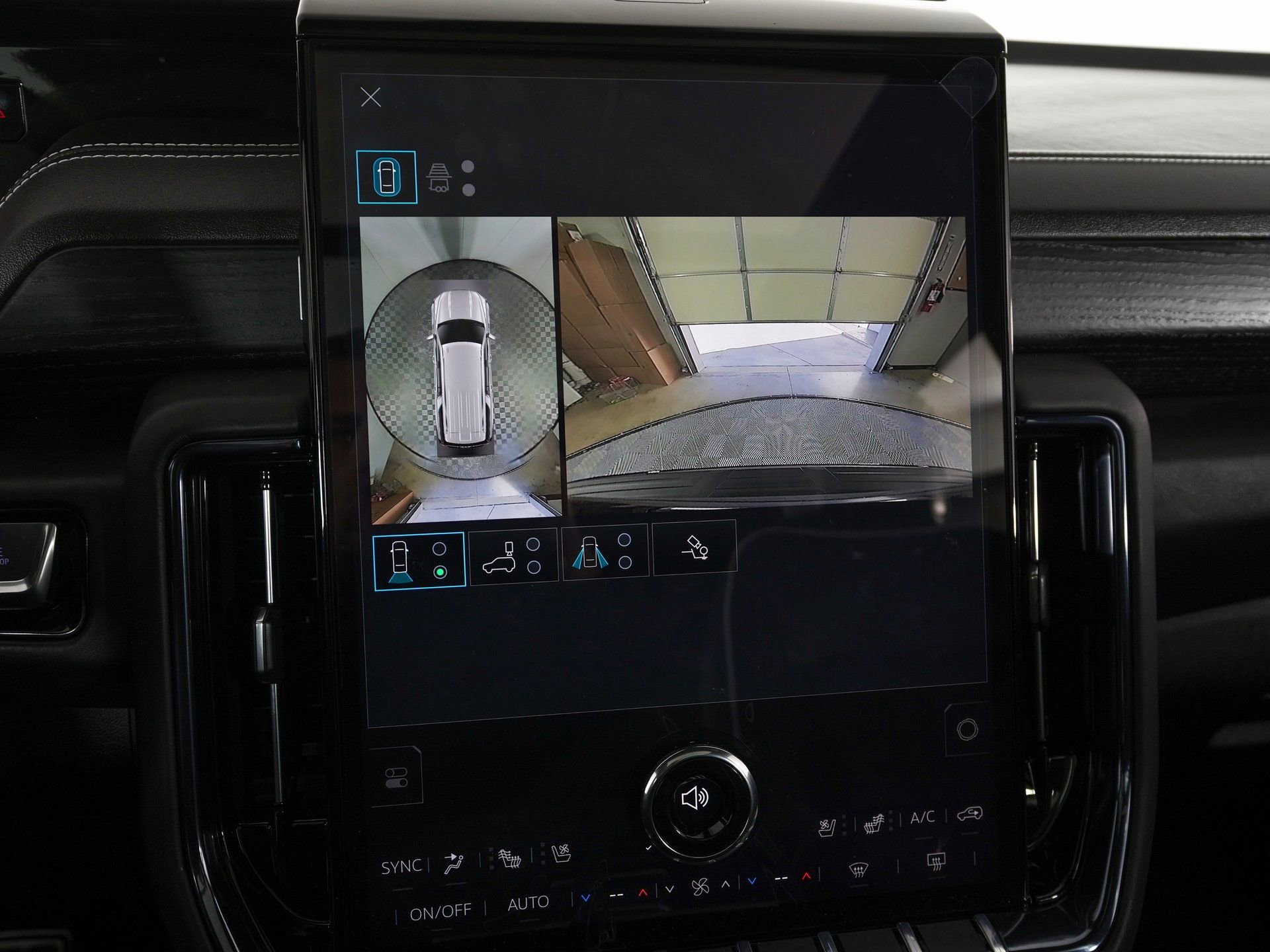 Used 2026 GMC Yukon XL AT4 Ultimate image 29