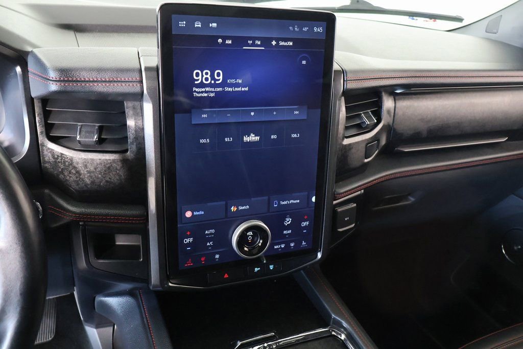 Used 2022 Ford Expedition Max Limited image 5