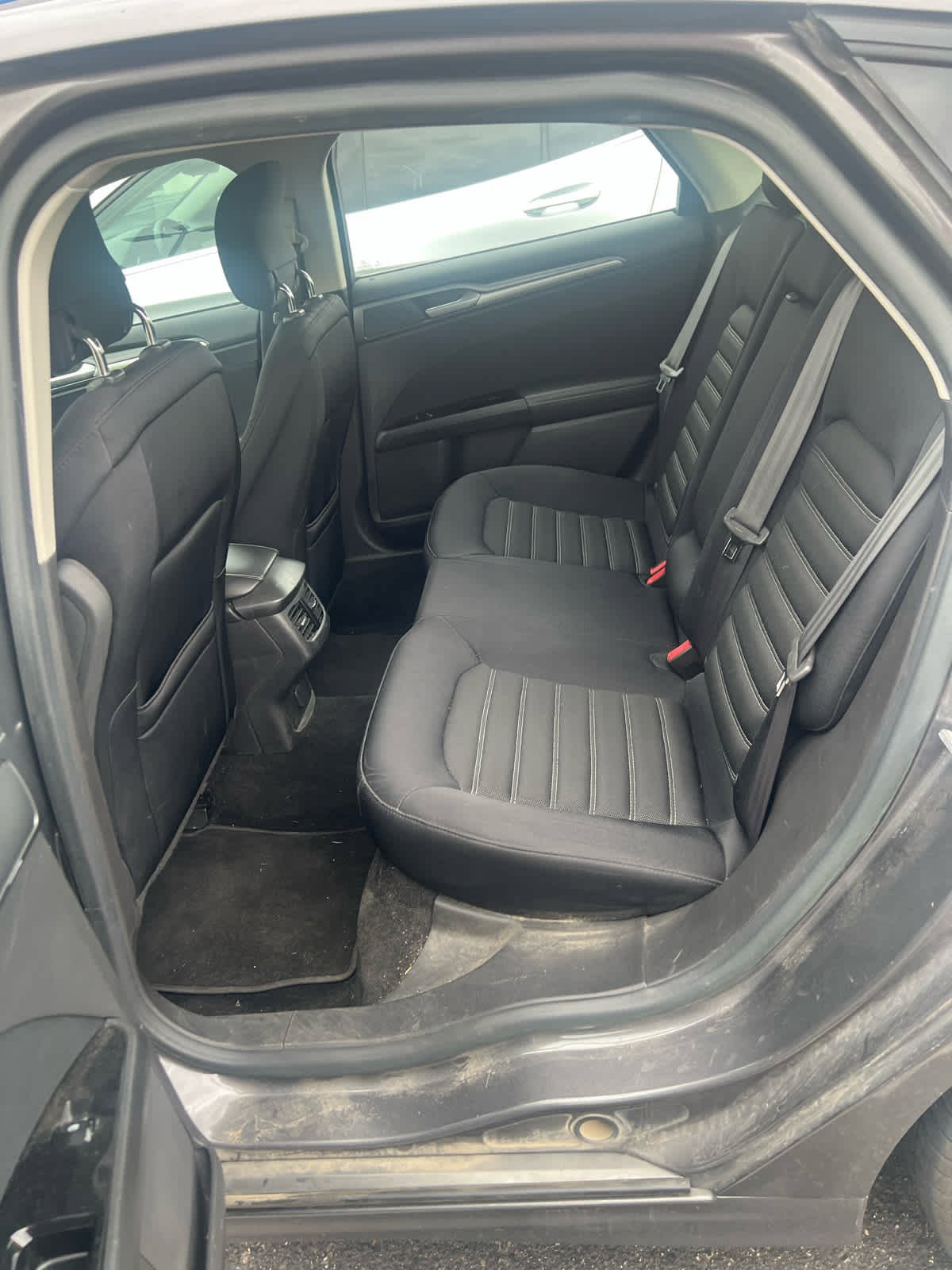 Used 2014 Ford Fusion SE FWD image 7