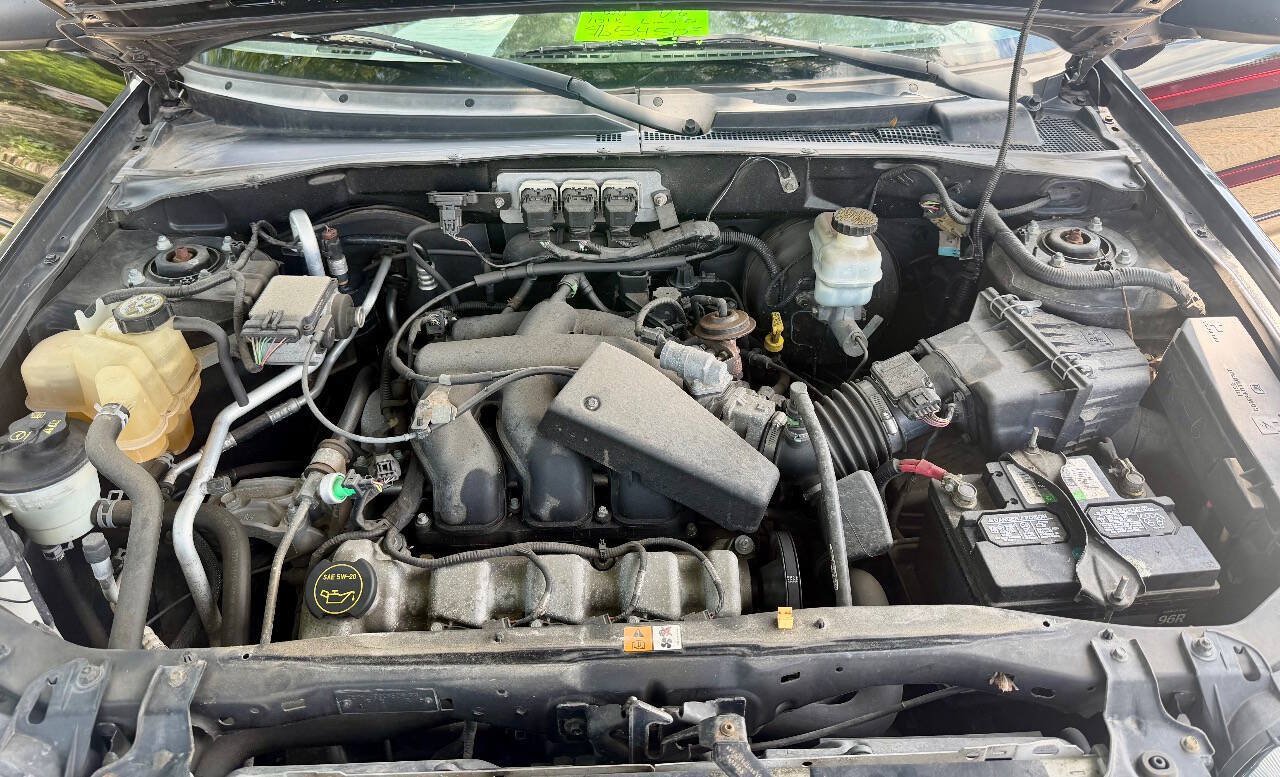 Used 2005 Ford Escape Limited FWD image 17