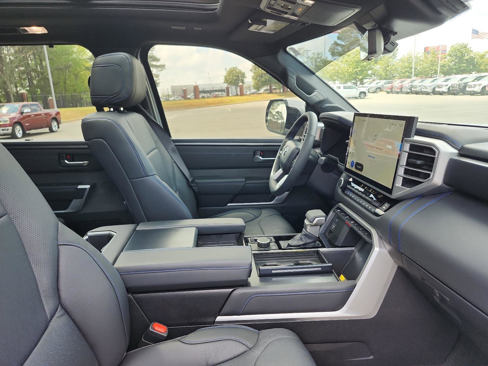 Used 2025 Toyota Sequoia Platinum image 10
