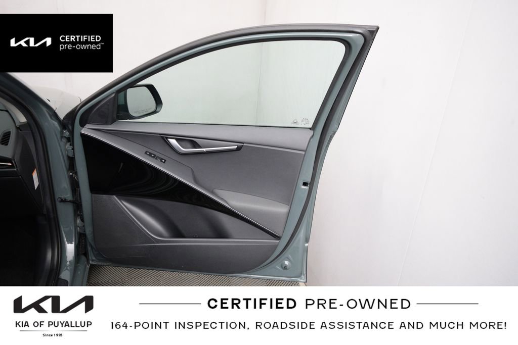Used 2024 Kia Niro EX FWD image 15