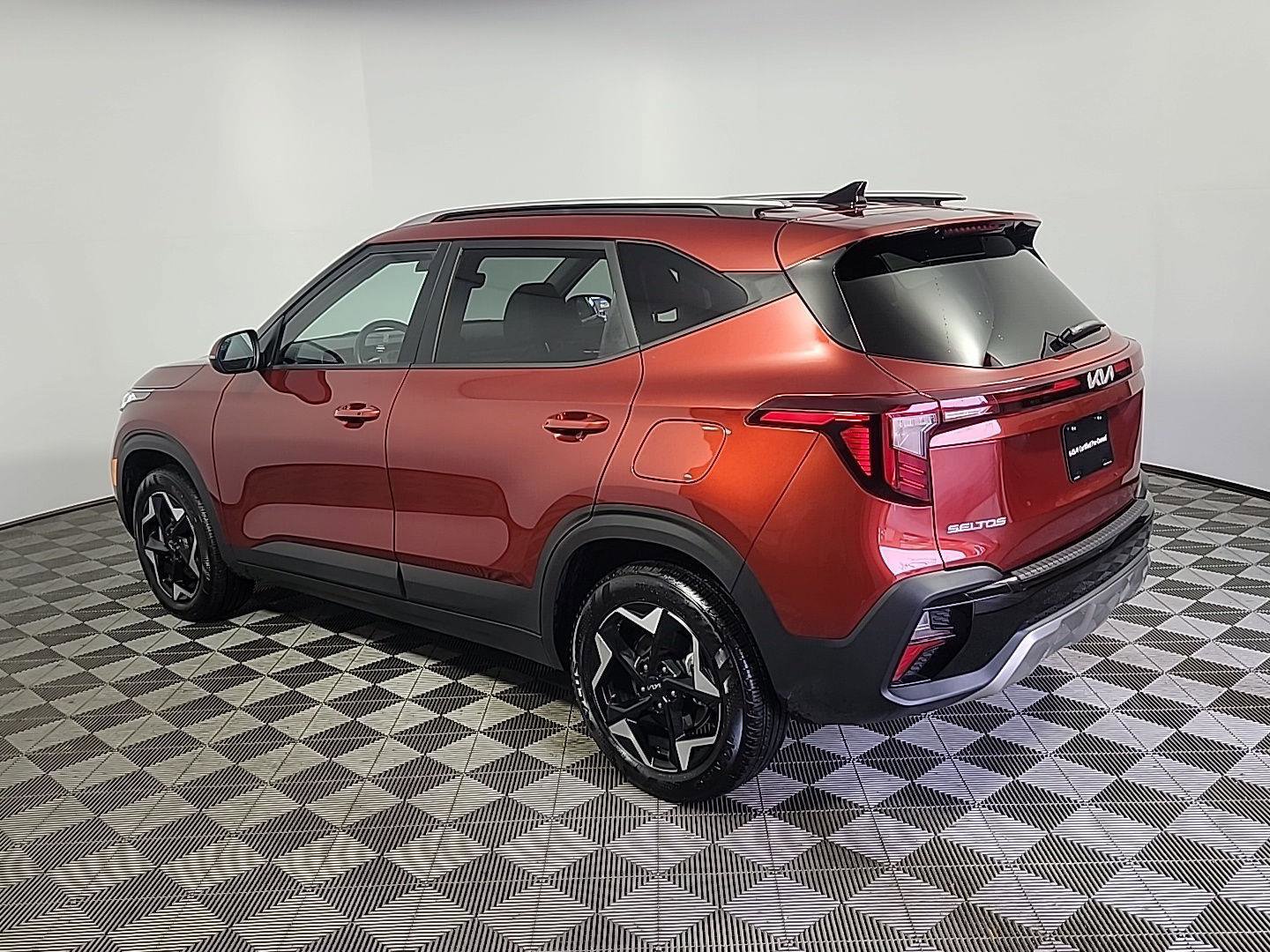 Used 2025 Kia Seltos S image 10