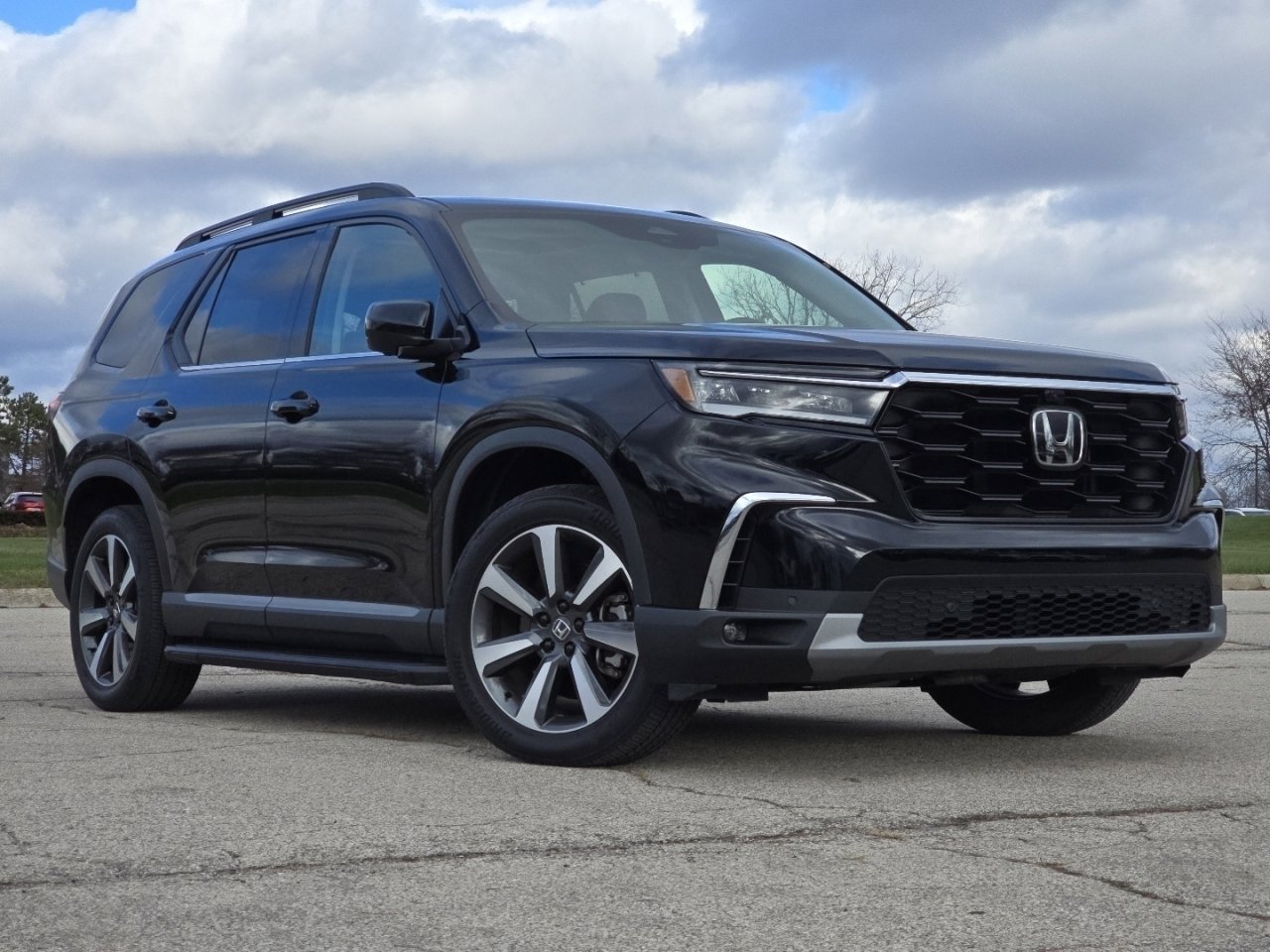 Certified 2024 Honda Pilot Elite image 2