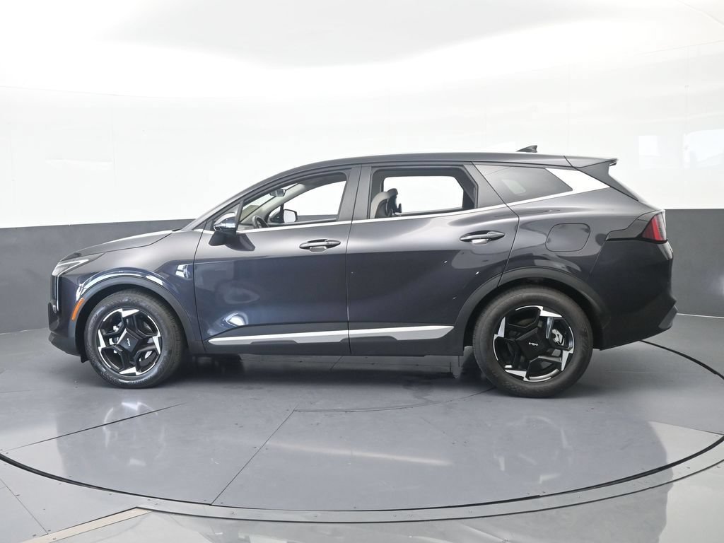 Used 2026 Kia Sportage EX FWD image 3