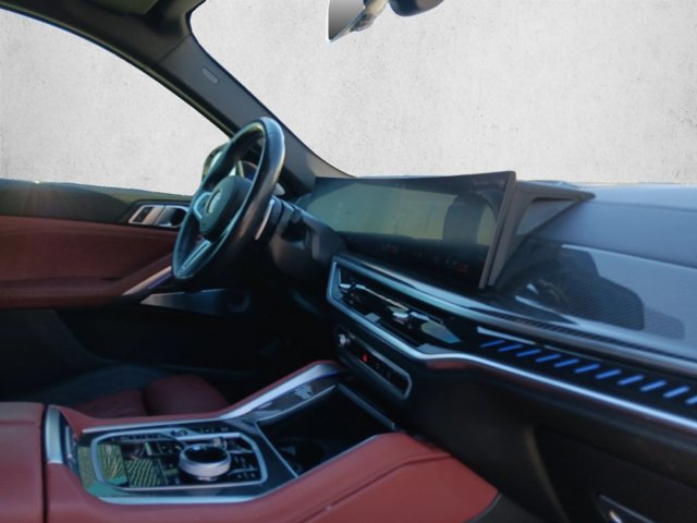 Used 2025 BMW X6 M60i AWD/4WD image 22
