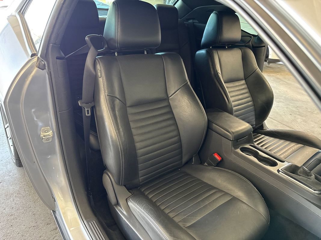 Used 2014 Dodge Challenger R/T Plus RWD image 28