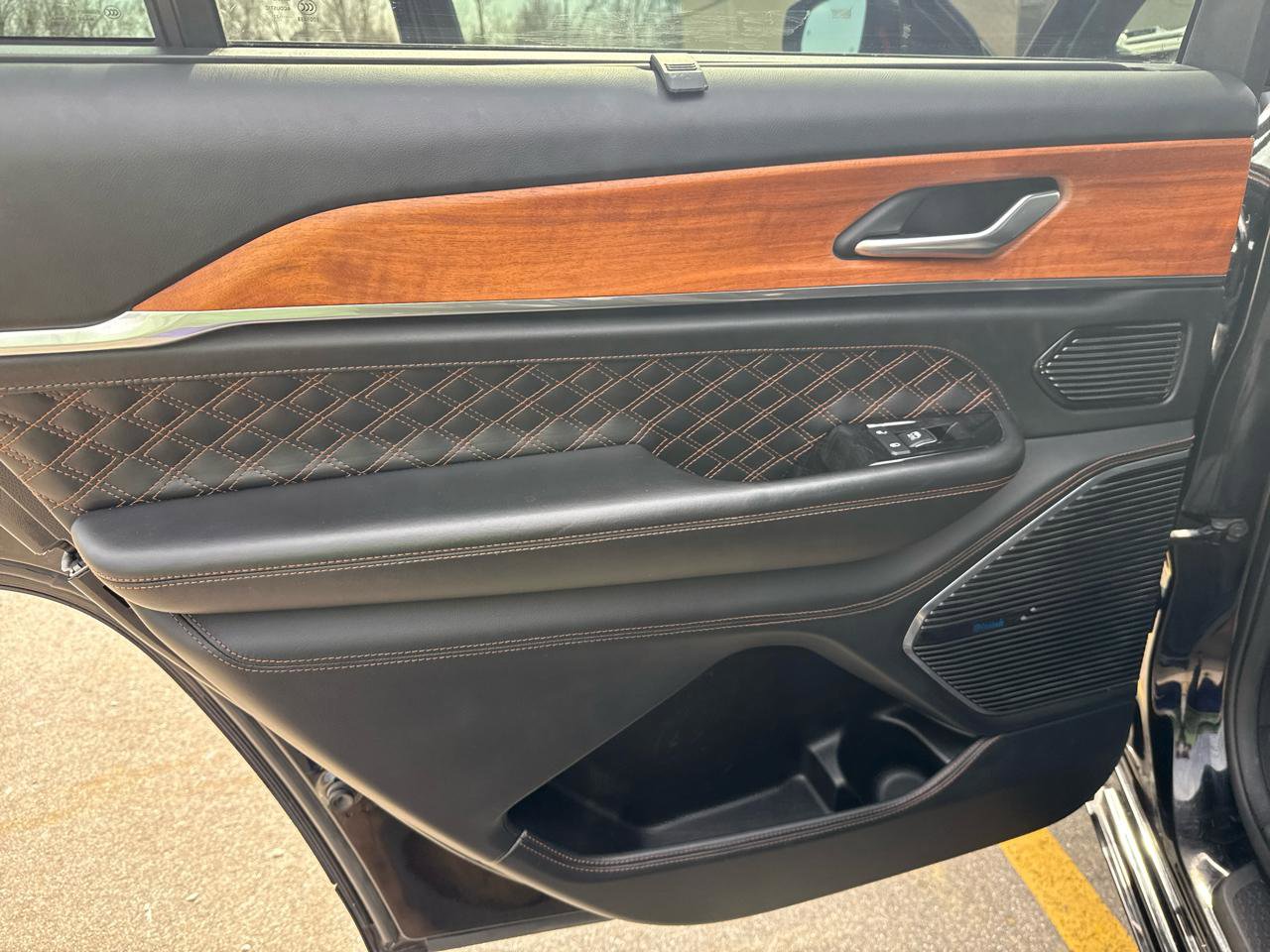 Used 2022 Jeep Grand Cherokee L Summit w/ Advanced Protech Group IV image 19