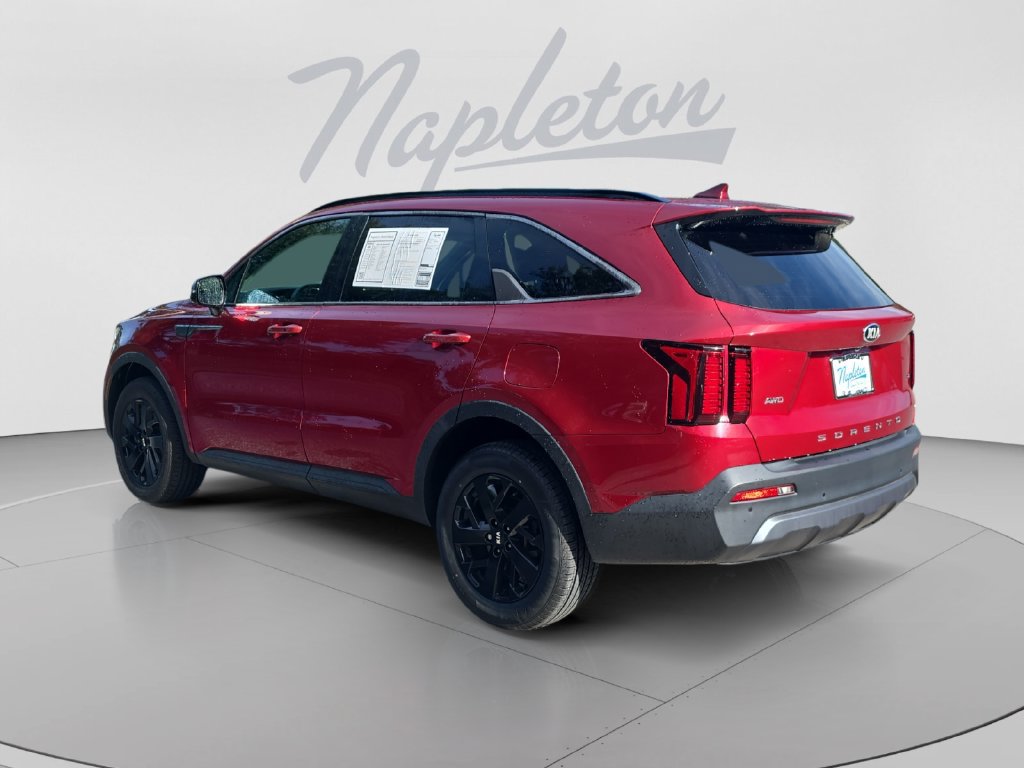 Used 2021 Kia Sorento S w/ Panoramic Sunroof Package AWD/4WD image 3