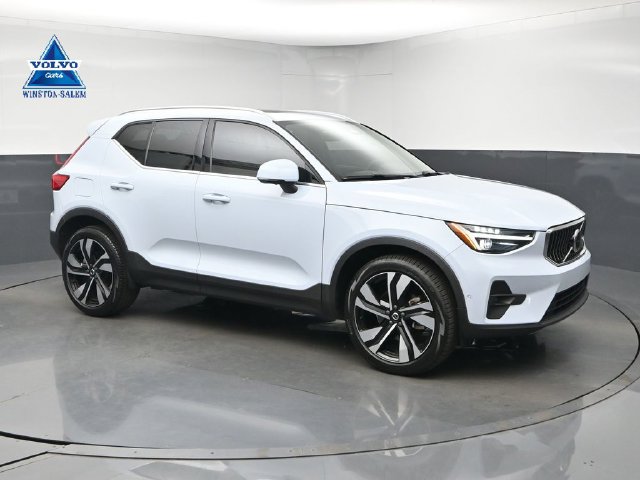Used 2024 Volvo XC40 B5 Ultimate AWD/4WD image 1