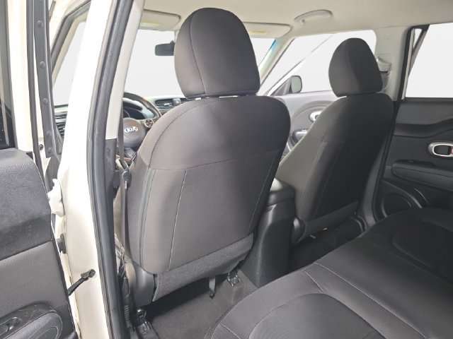 Used 2016 Kia Soul FWD image 12