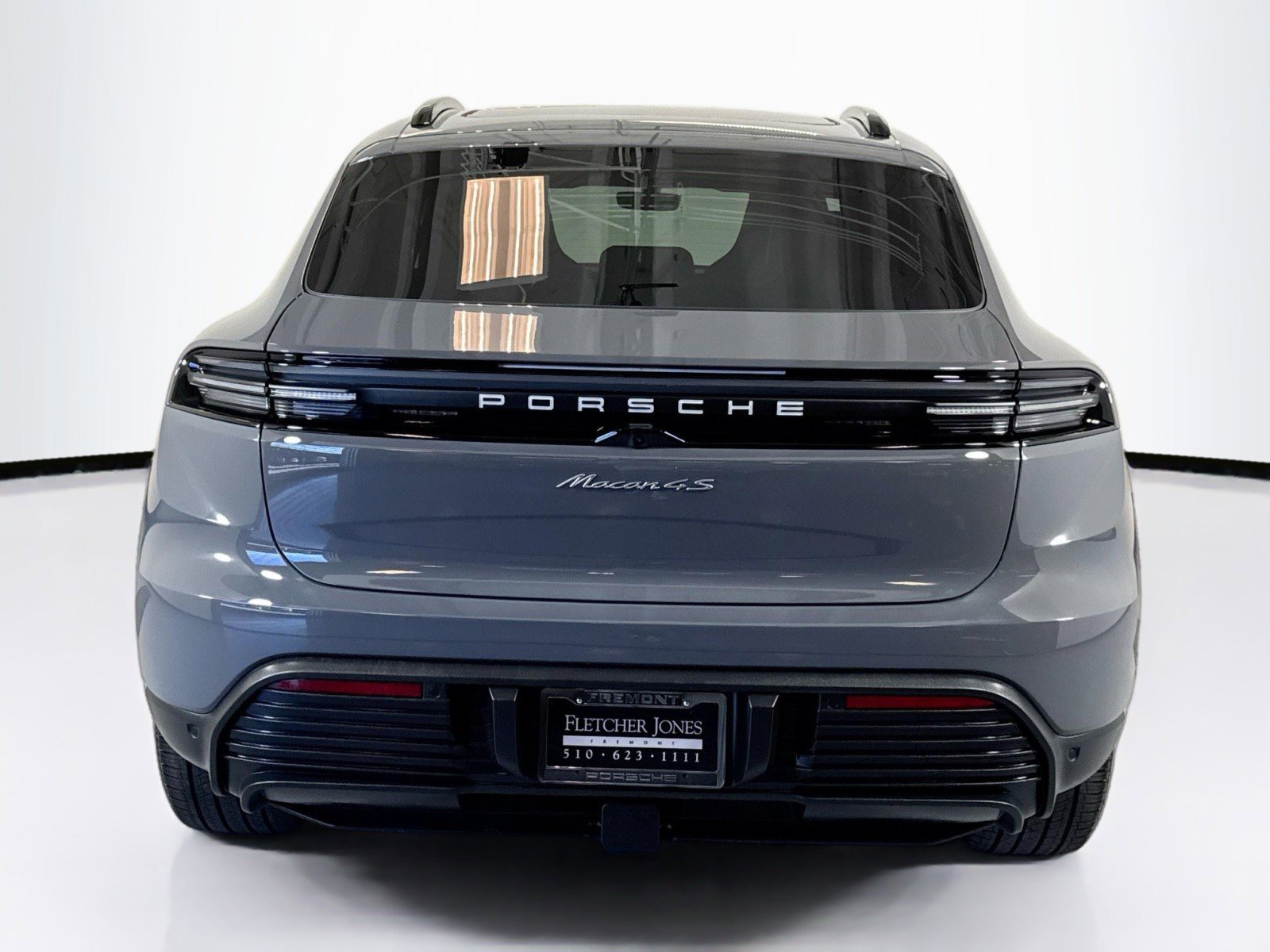 Certified 2025 Porsche Macan 4S Electric image 10