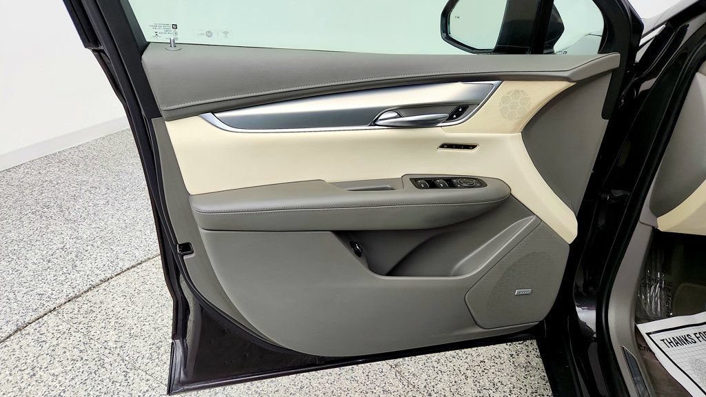 Used 2018 Cadillac XT5 Premium Luxury FWD image 11