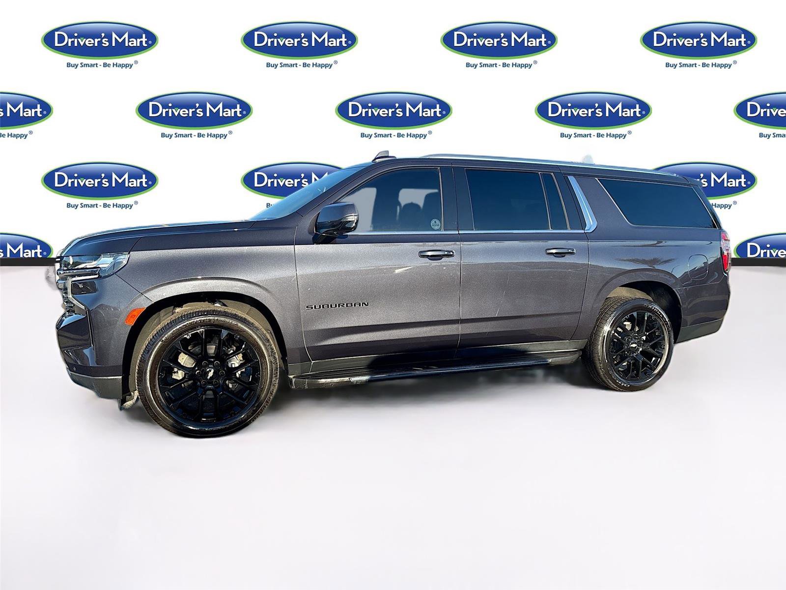 Used 2023 Chevrolet Suburban LT w/ Luxury Package image 4