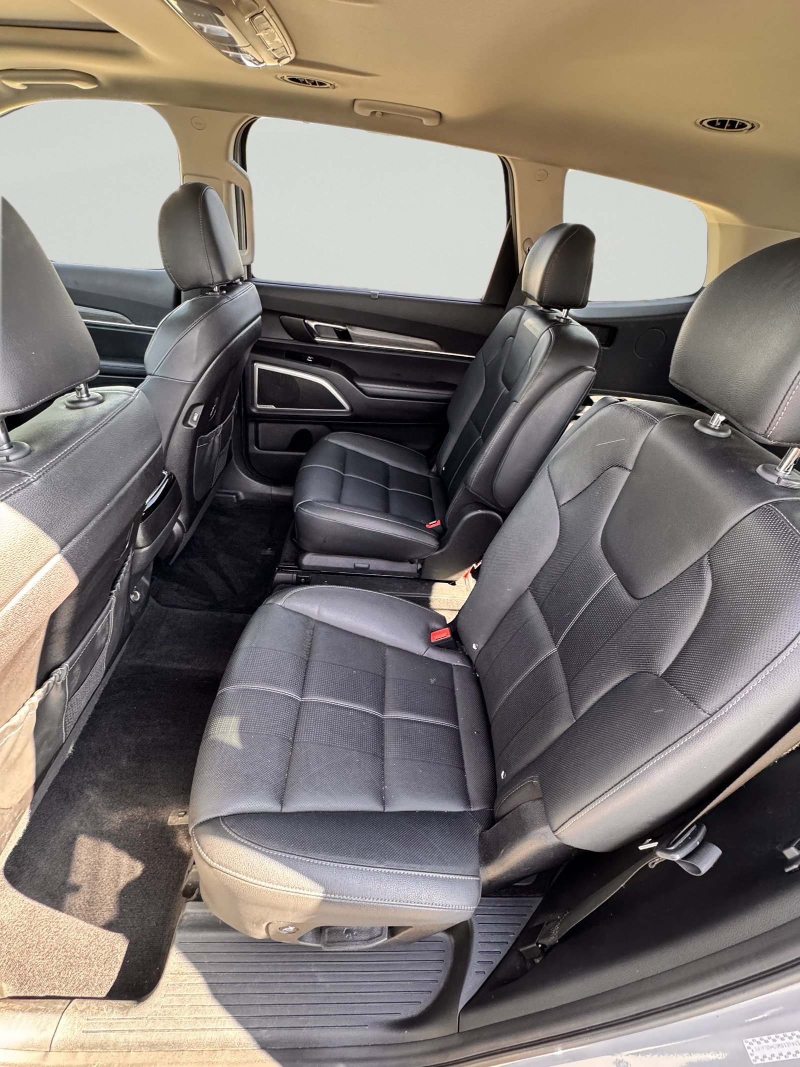 Used 2021 Kia Telluride EX w/ EX Premium Package image 7