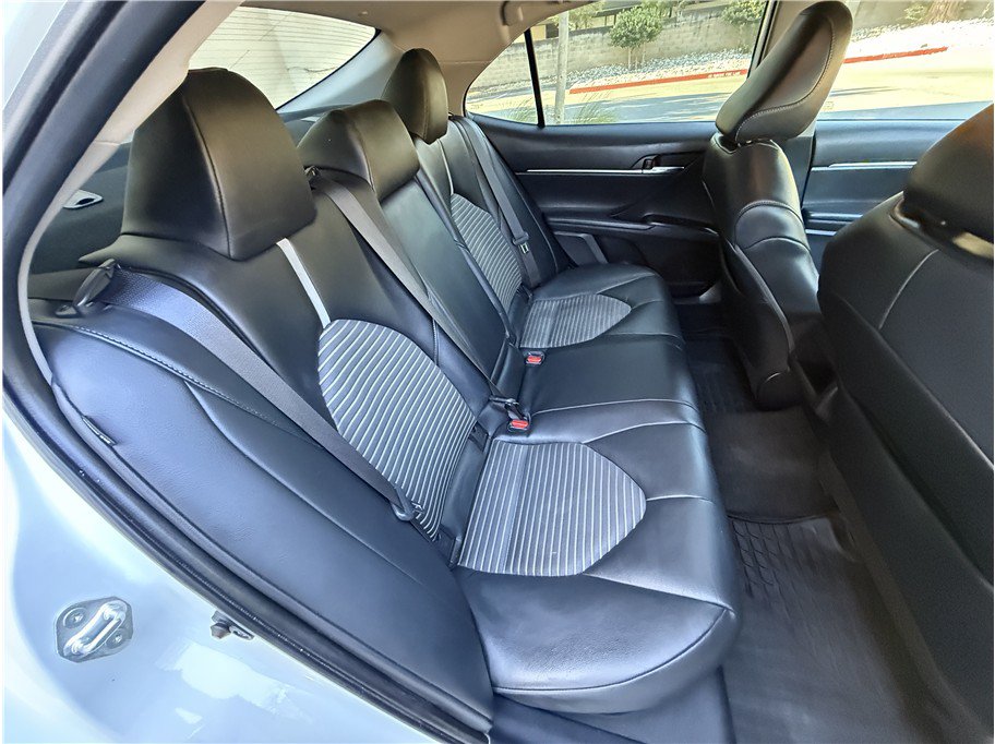 Used 2022 Toyota Camry SE FWD image 14