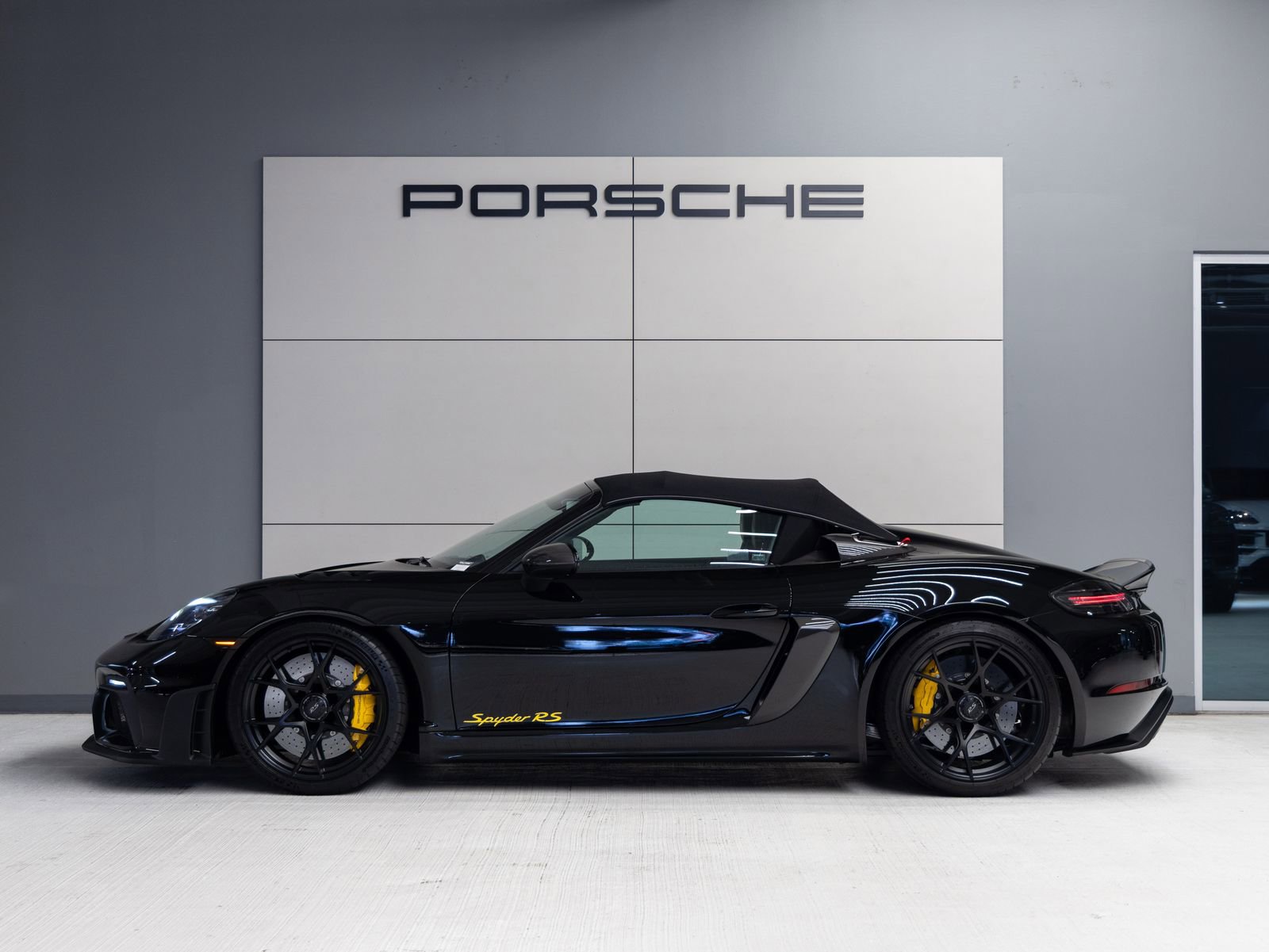 Certified 2025 Porsche 718 Boxster Spyder RS image 2