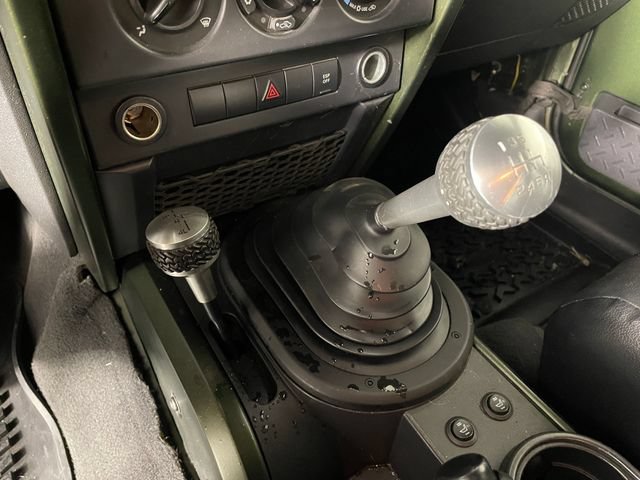 Used 2008 Jeep Wrangler Unlimited Sahara AWD/4WD image 9