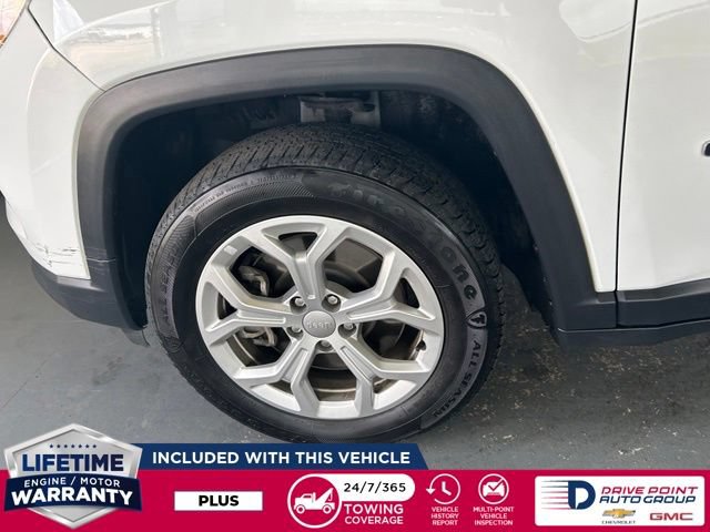 Used 2024 Jeep Compass Latitude AWD/4WD image 8