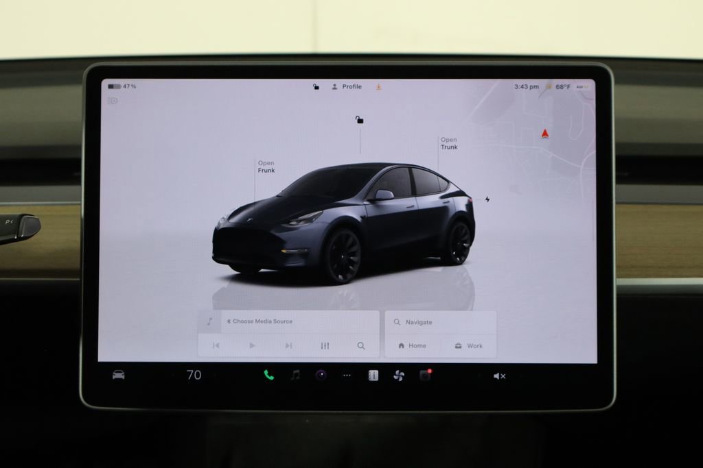 Used 2023 Tesla Model Y 2WD image 24