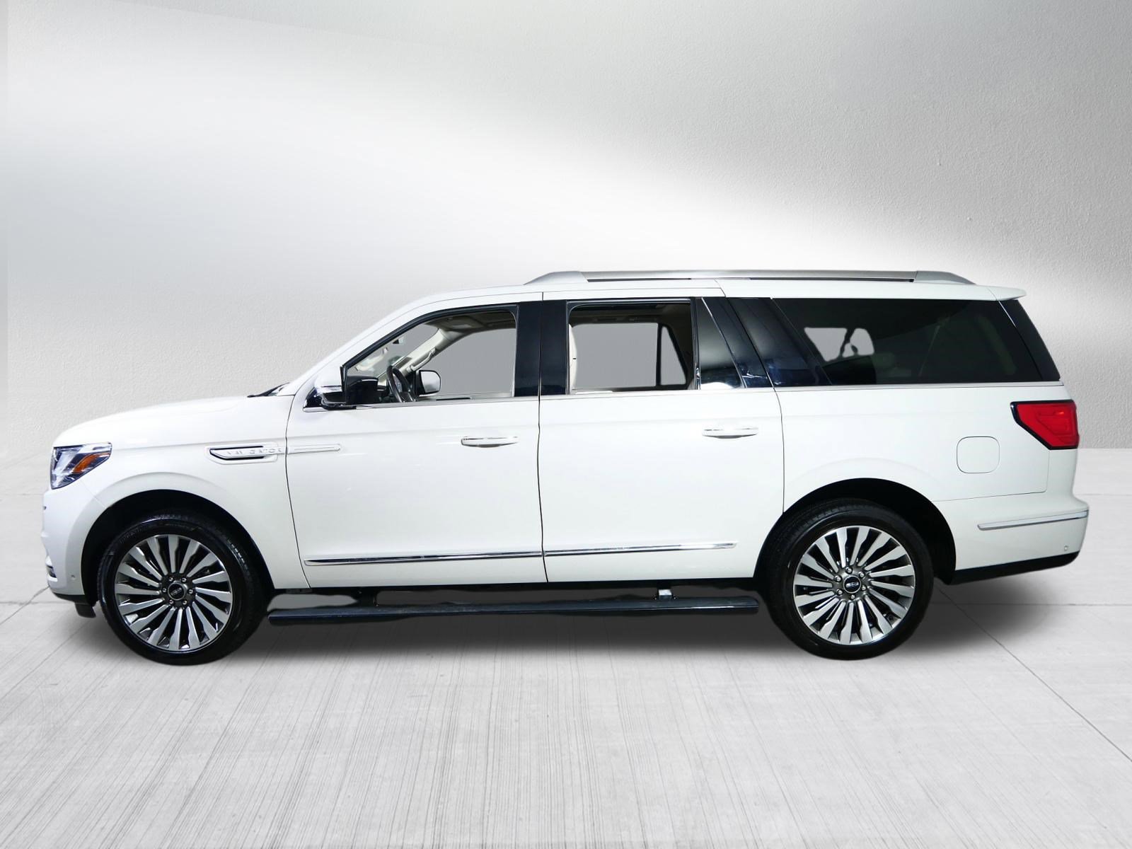 Used 2021 Lincoln Navigator L Reserve image 4