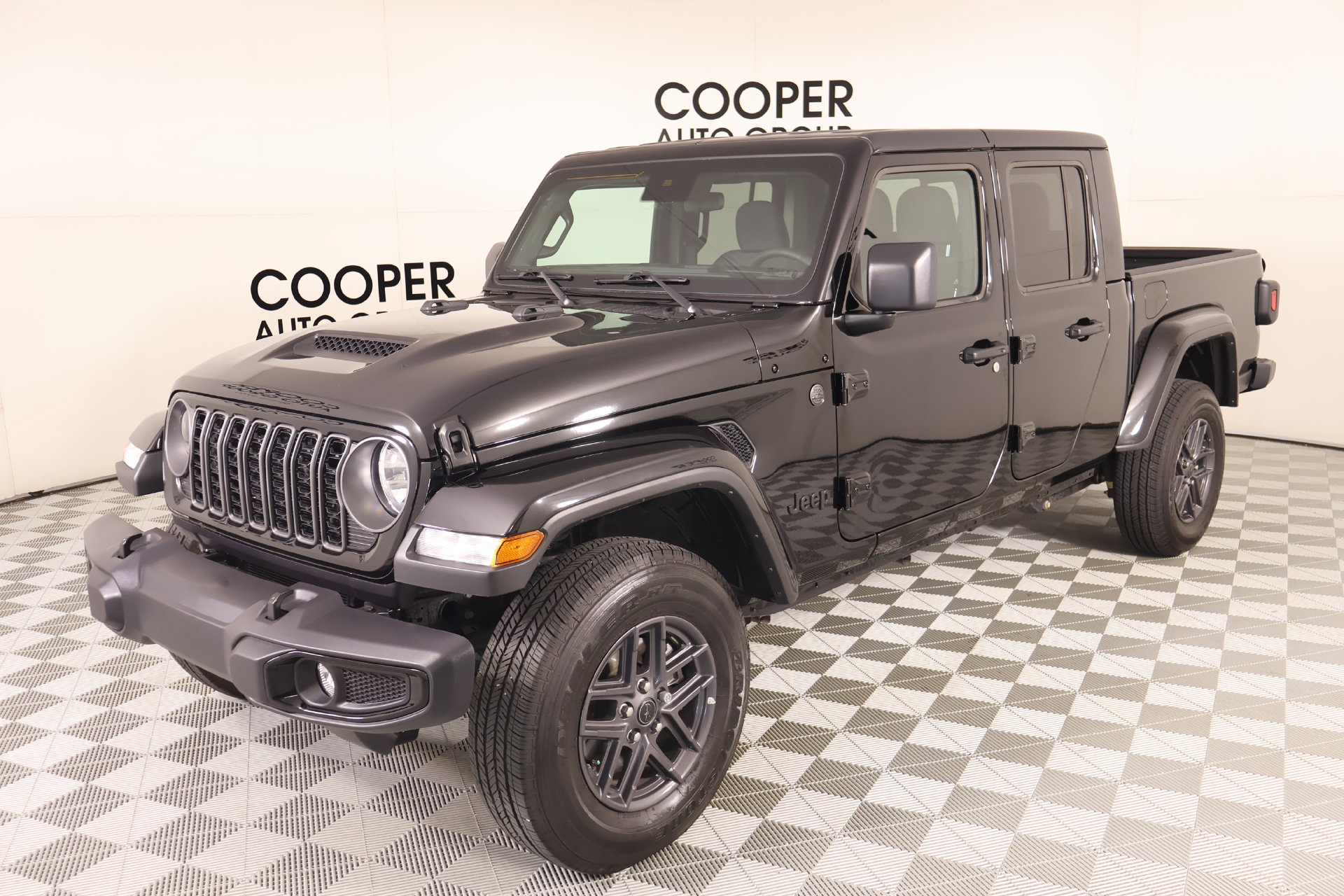 Used 2025 Jeep Gladiator Sport AWD/4WD image 10