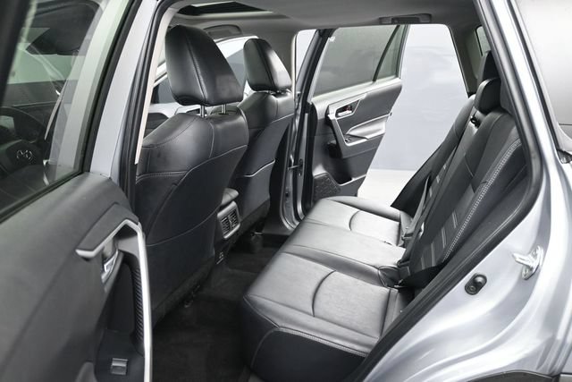 Used 2022 Toyota RAV4 XLE Premium AWD/4WD image 9