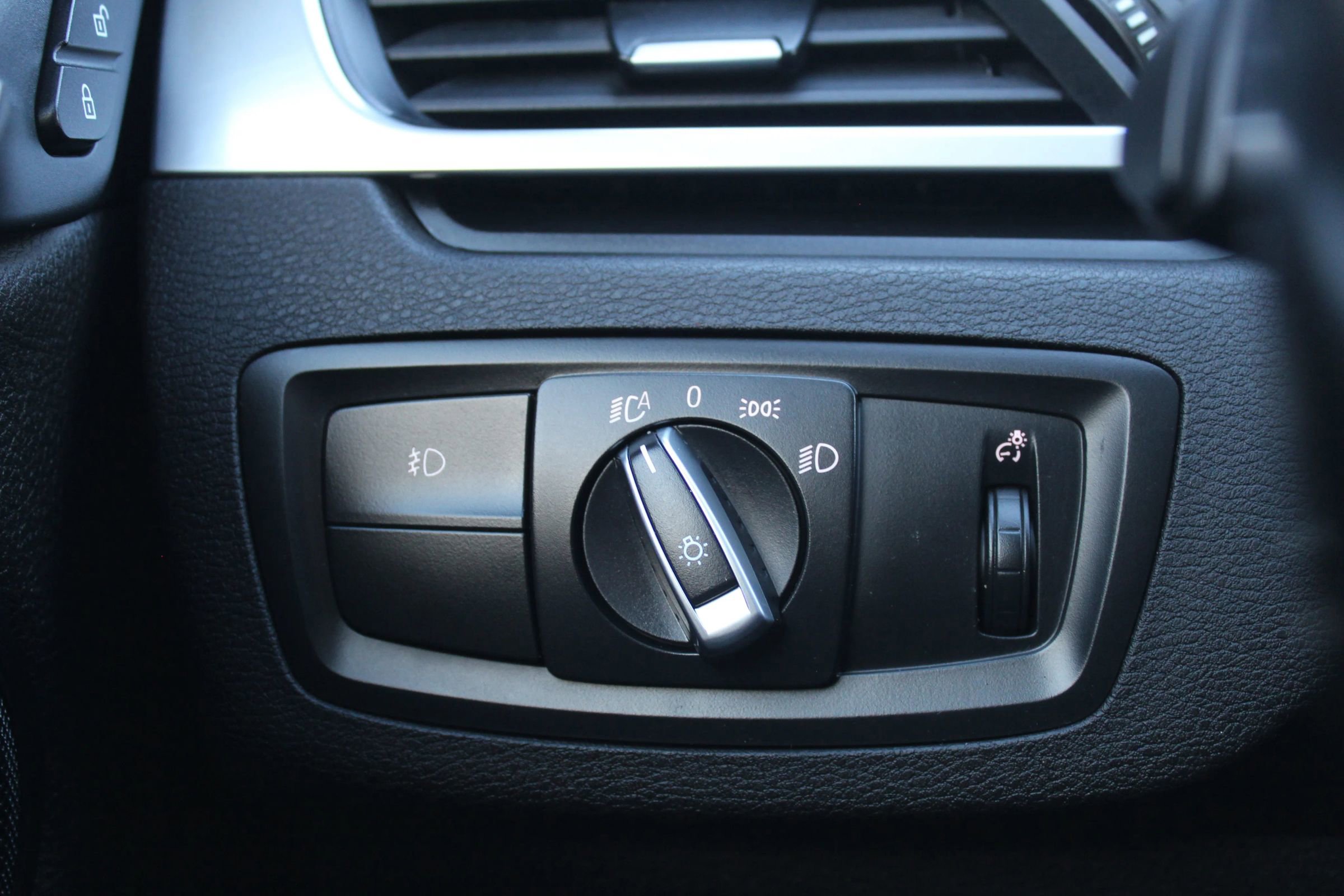 Used 2017 BMW X1 xDrive28i AWD/4WD image 26