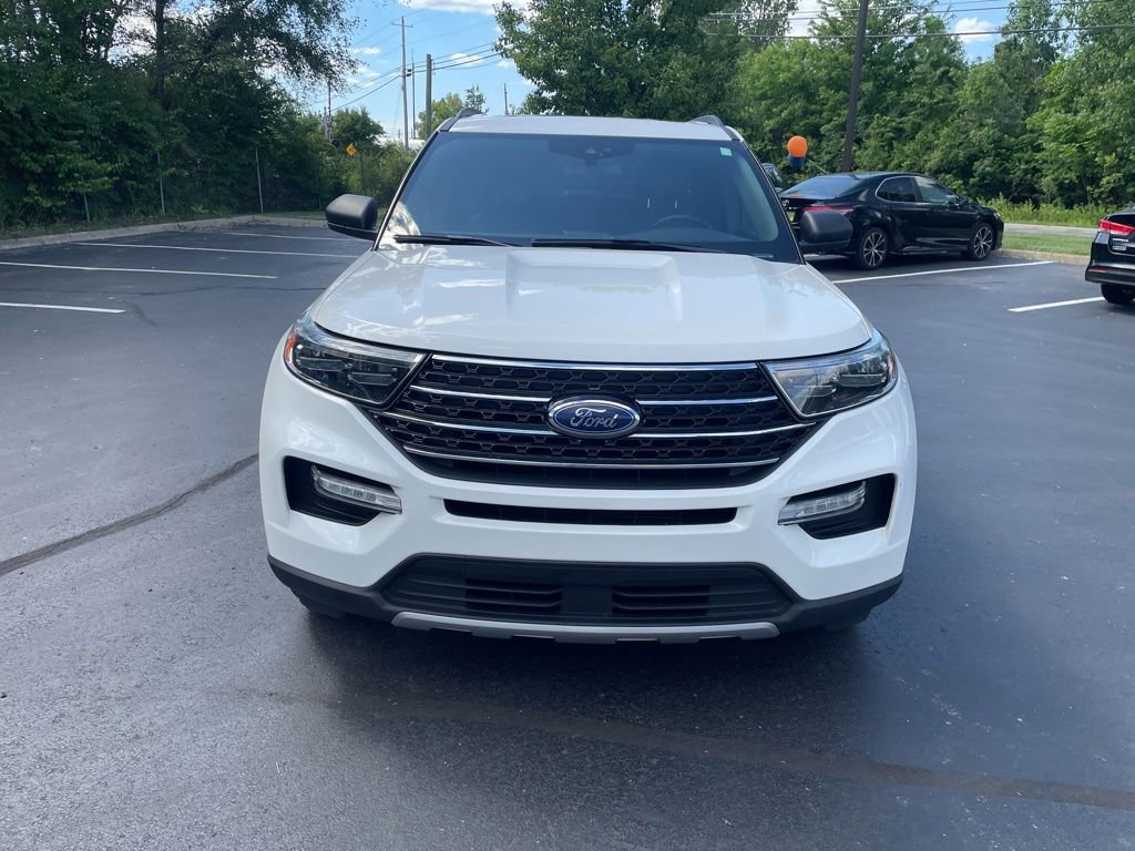 Used 2020 Ford Explorer XLT w/ Equipment Group 202A AWD/4WD image 2