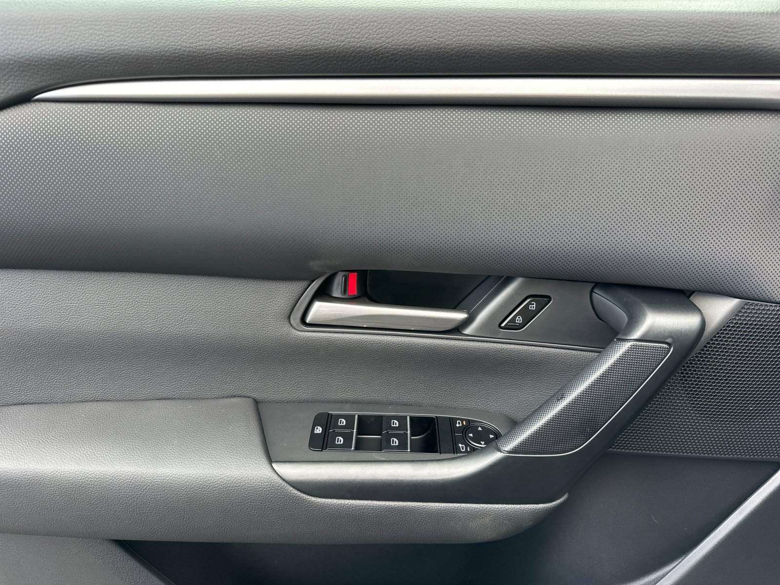 New 2025 MAZDA CX-50 AWD 2.5 S w/ Weather Package image 11